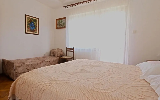 Apartment 613