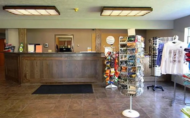 Boarders Inn & Suites by Cobblestone Hotels - Munising