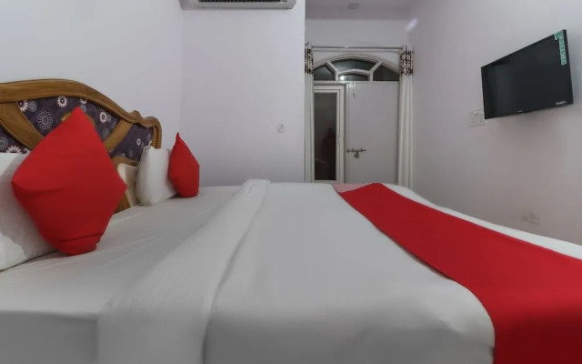 Oyo 49701 Abhi Residency White House