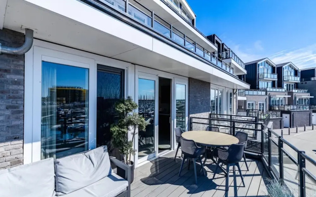 Apartment in Sint-annaland With Beach Access