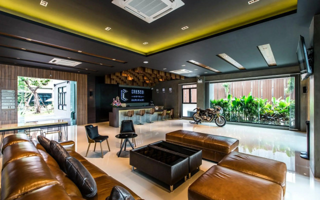 Cresco Hotel Buriram