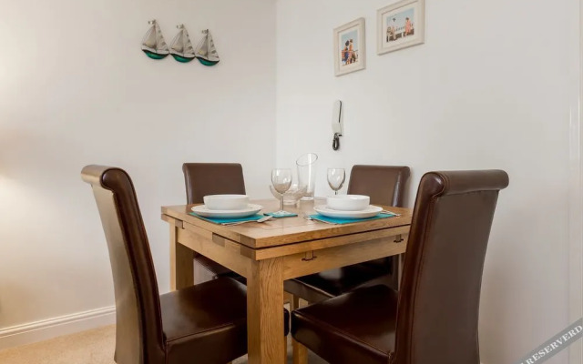 Quay Holidays - Harbourside Park