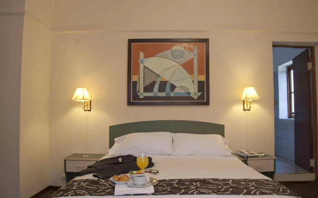 San Isidro Inn