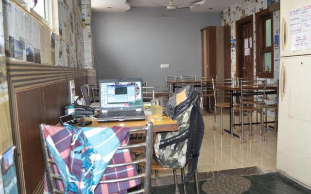 Hotel S B Inn
