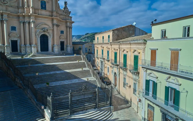 Piazza Duomo 36
