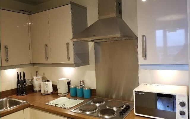 47 Chelsea House - Q-zotica City Centre Apartments: Parking, City view & Smart gadgets