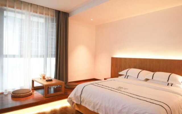 Yinlu Bedroom Fenghuang Hongqiao Shop