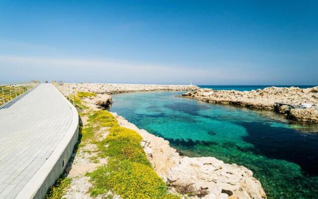 Spacious Three-Bedroom Apartment with Sea View A2