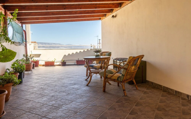 Cosy Studio Overlooking the Akropoli in Athens