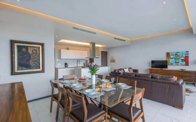 NEW Beachfront Marítima Condos 2 Pools