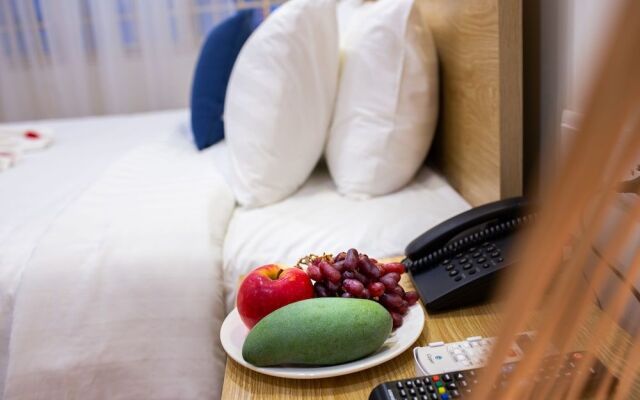 Valley Hotel & Travel