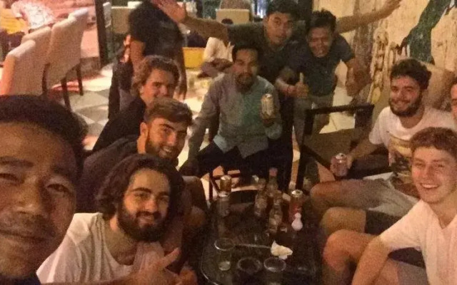 19 Happy House 2 Backpacker