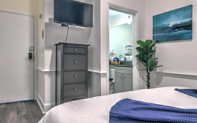 Authentic Brownstone Boston Studio!