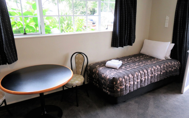 Admirals Motor Lodge