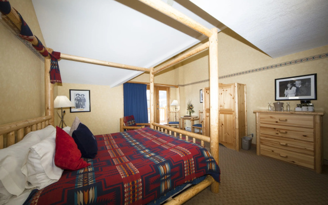 Brewster Mountain Lodge