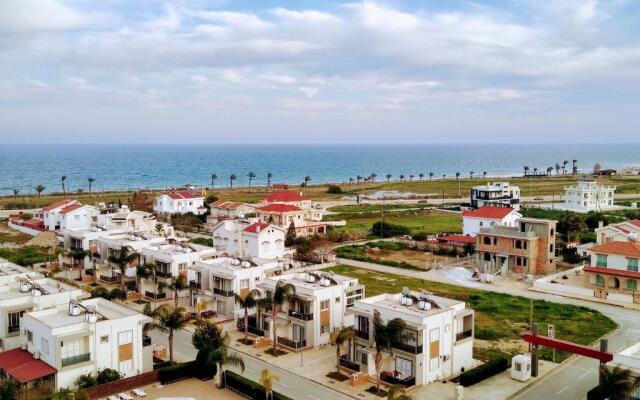 Royal Life Residence Poseidon Studio