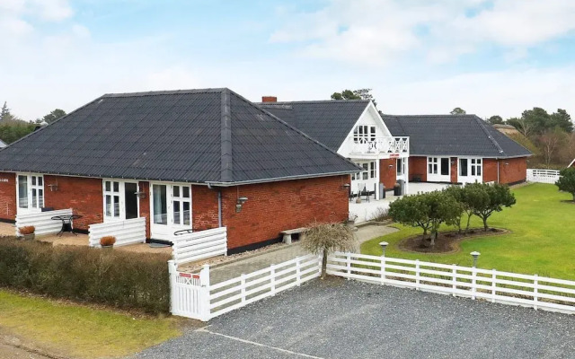 6 Person Holiday Home in Blavand