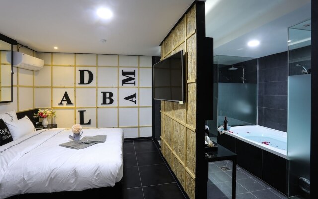 Seocheon Dalbam Hotel