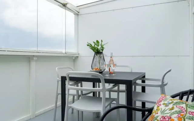 CentralStudio with Rooftop Terrace