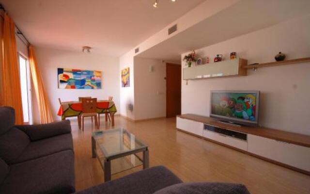 Lets Holidays Big Terrace House and 2 Parking