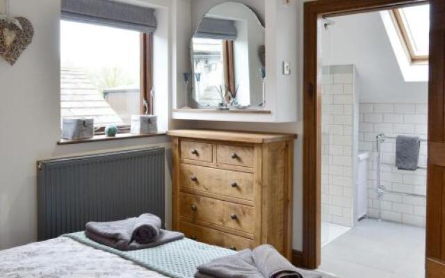 Field Farm Apartment