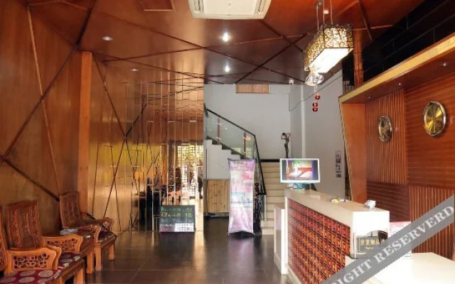 Junyi Hotel (Huangshan Tunxi Old Street)