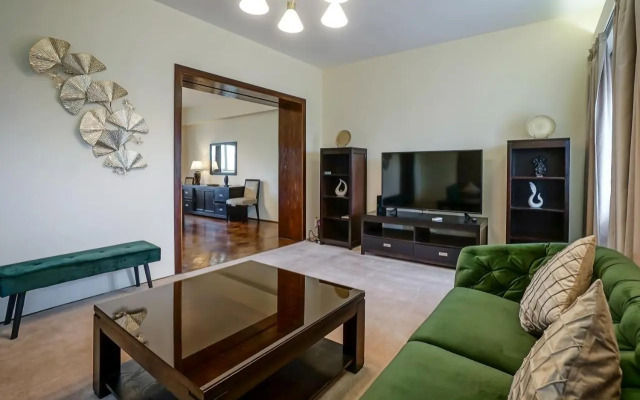 Lovely - 3 Bdr. Serviced Apartment In Old Town