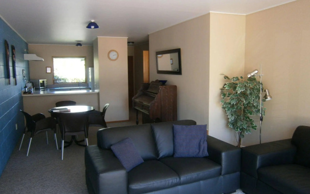 Queenstown Holiday Park & Motels Creeksyde