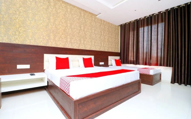 Hotel Dreamland by OYO Rooms