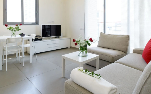 Beach & City Center by FeelHome