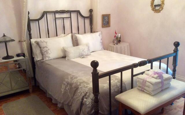 Alexandria House Bed & Breakfast
