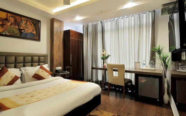 Hotel Cabana 5 Mins Walking Distance From NDLS Station