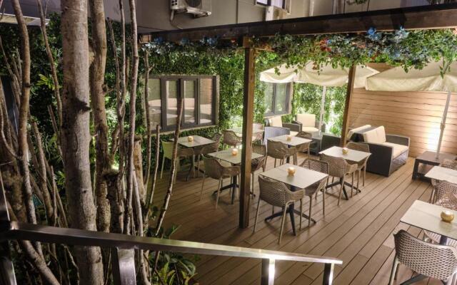 Duplo Charme Boutique Hotel