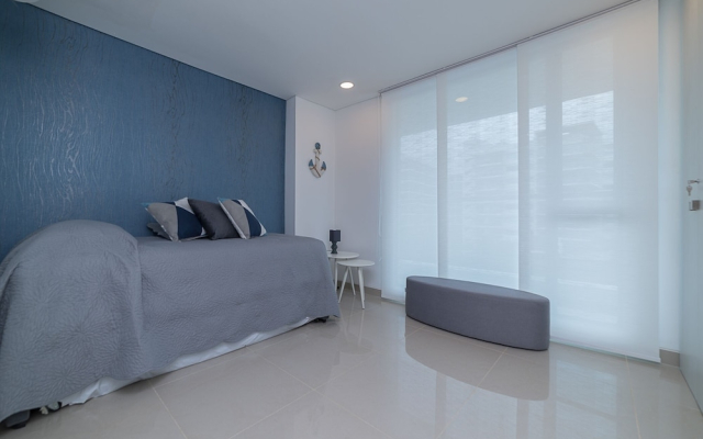 Deluxe Condo W Amenities & Beach