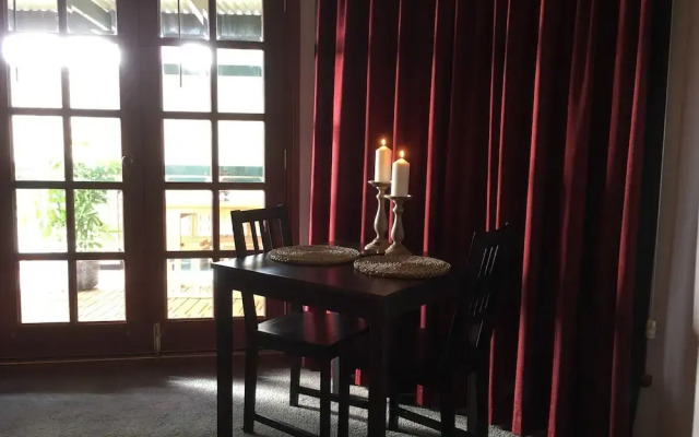 Wine And Roses Bed And Breakfast