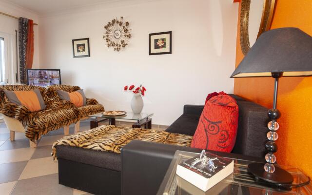 B17 - The Stunning Seaview Apartment