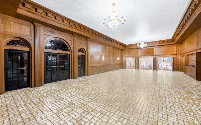 Howard Johnson Burlington