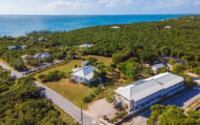Hut Pointe #7 2 Bedroom Apts