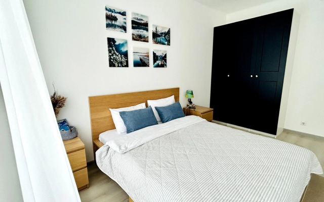 Apartments on Tulonskaya alley 8