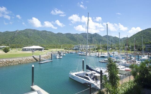 Blue on Blue Studio Room 1242