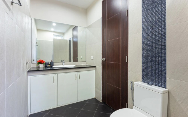 Tropical Holiday 2BR Pool Villa Greens 9