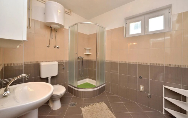 Nice Home in Pag With Wifi and 2 Bedrooms