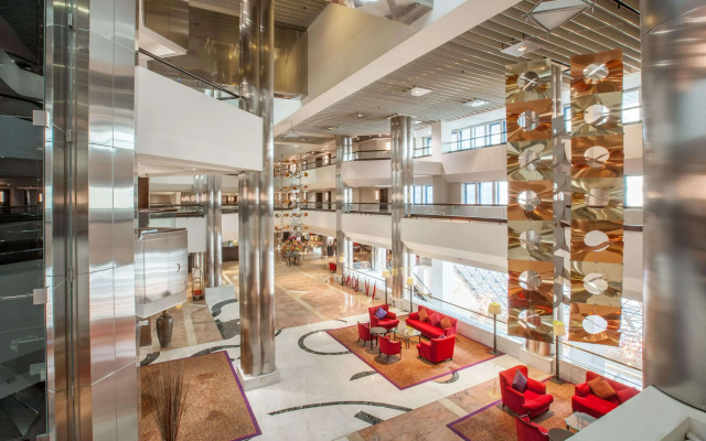 Crowne Plaza Hotel Deira 2