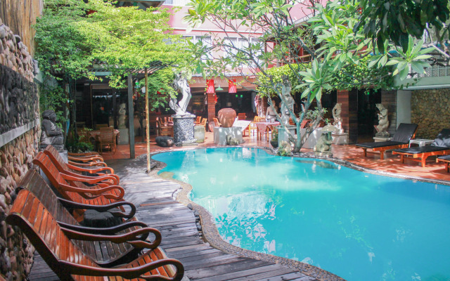 Villa Cha Cha Banglumphu