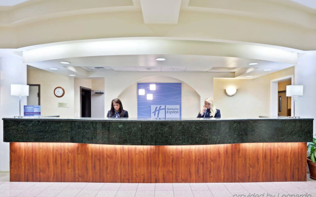 Holiday Inn Express & Suites Tacoma by IHG