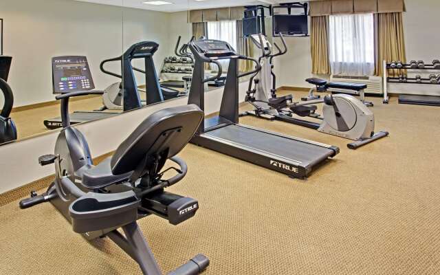 Days Inn & Suites by Wyndham Laurel Near Fort Meade