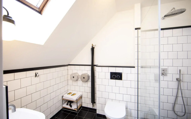 Sir Toby's Hostel