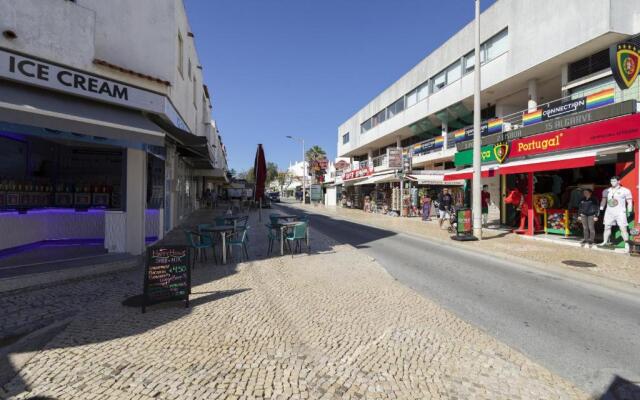 Hopstays Albufeira Casa do Zanão - 100m beach apartment