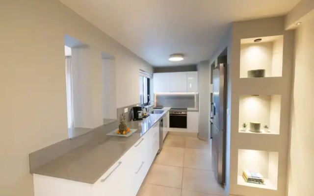 Villy Luxury Home by the sea 1