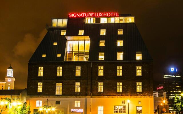 Signature Lux Hotel by ONOMO, Waterfront